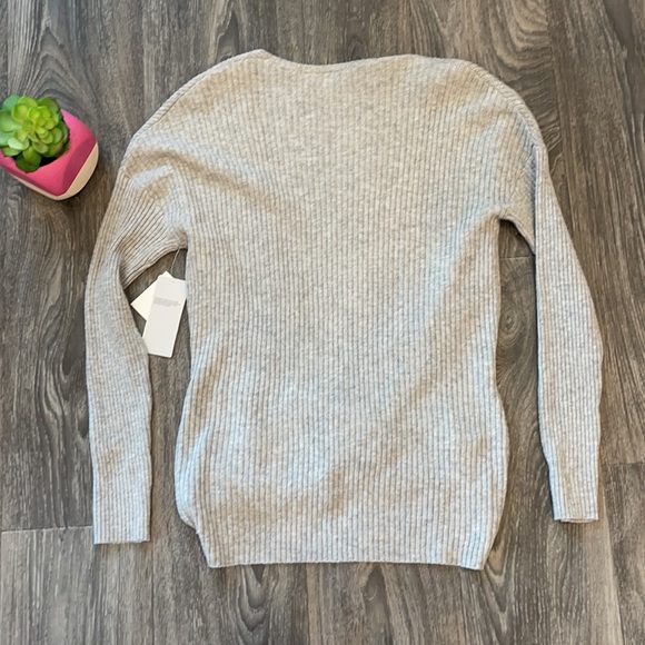 ZELLA Grey Ribbed Wrap - Picture 2 of 2